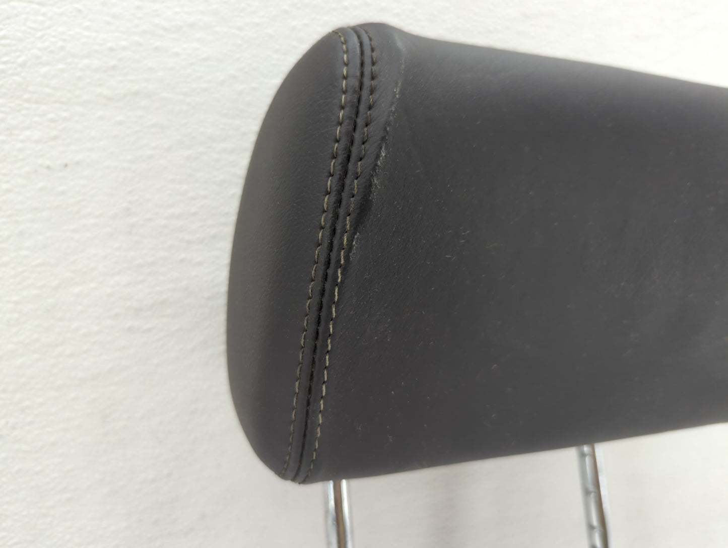 2006 Jaguar Xjr Headrest Head Rest Front Driver Passenger Seat Black - Oemusedautoparts1.com