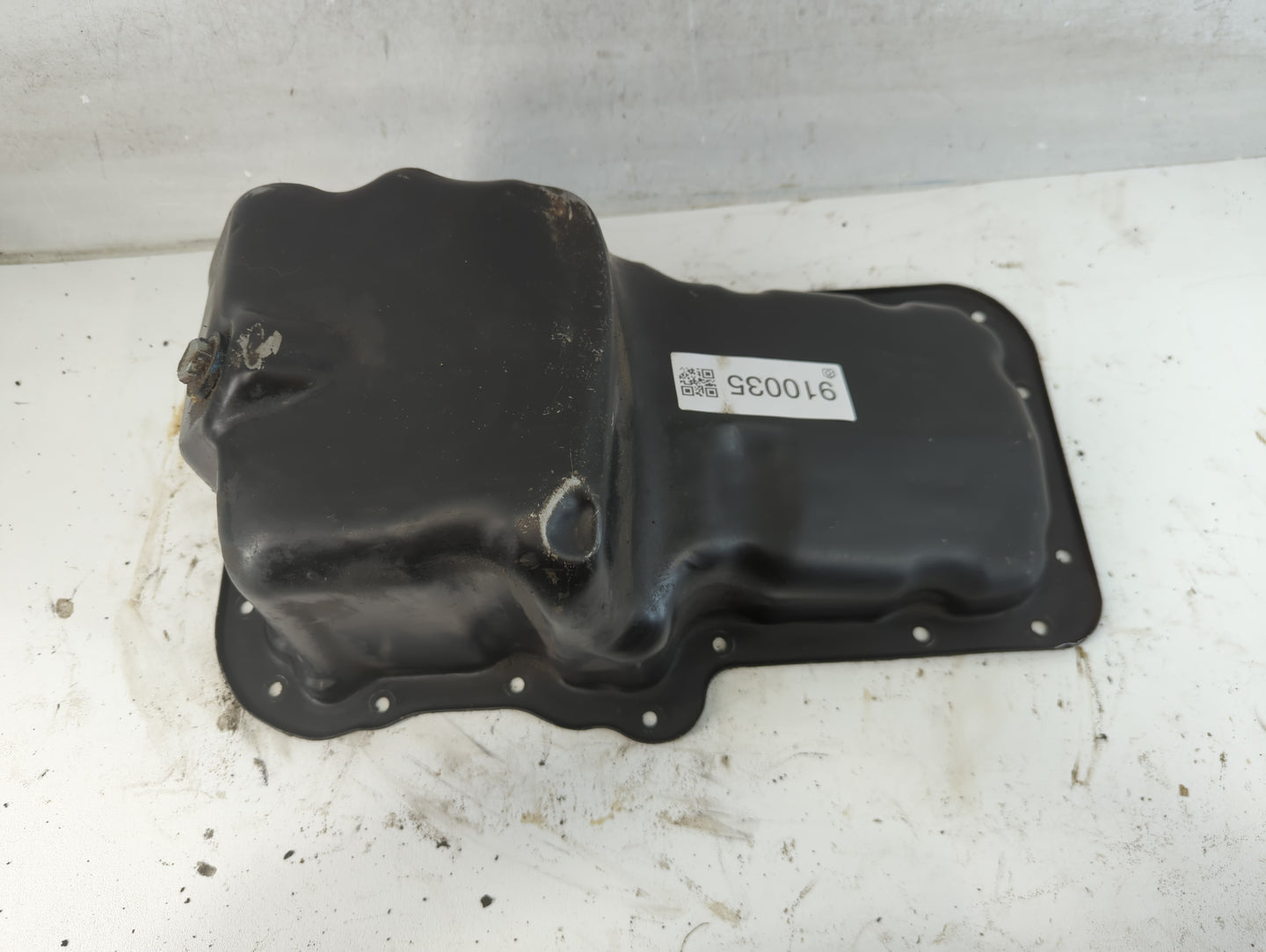 2006 Jeep Cherokee Engine Oil Pan P/N:53021000AO Fits Fits 2005 2007 2008 2009 2010 2011 OEM Used Auto Parts - Oemusedautopa