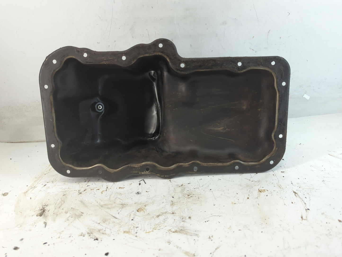 2006 Jeep Cherokee Engine Oil Pan P/N:53021000AO Fits Fits 2005 2007 2008 2009 2010 2011 OEM Used Auto Parts - Oemusedautopa
