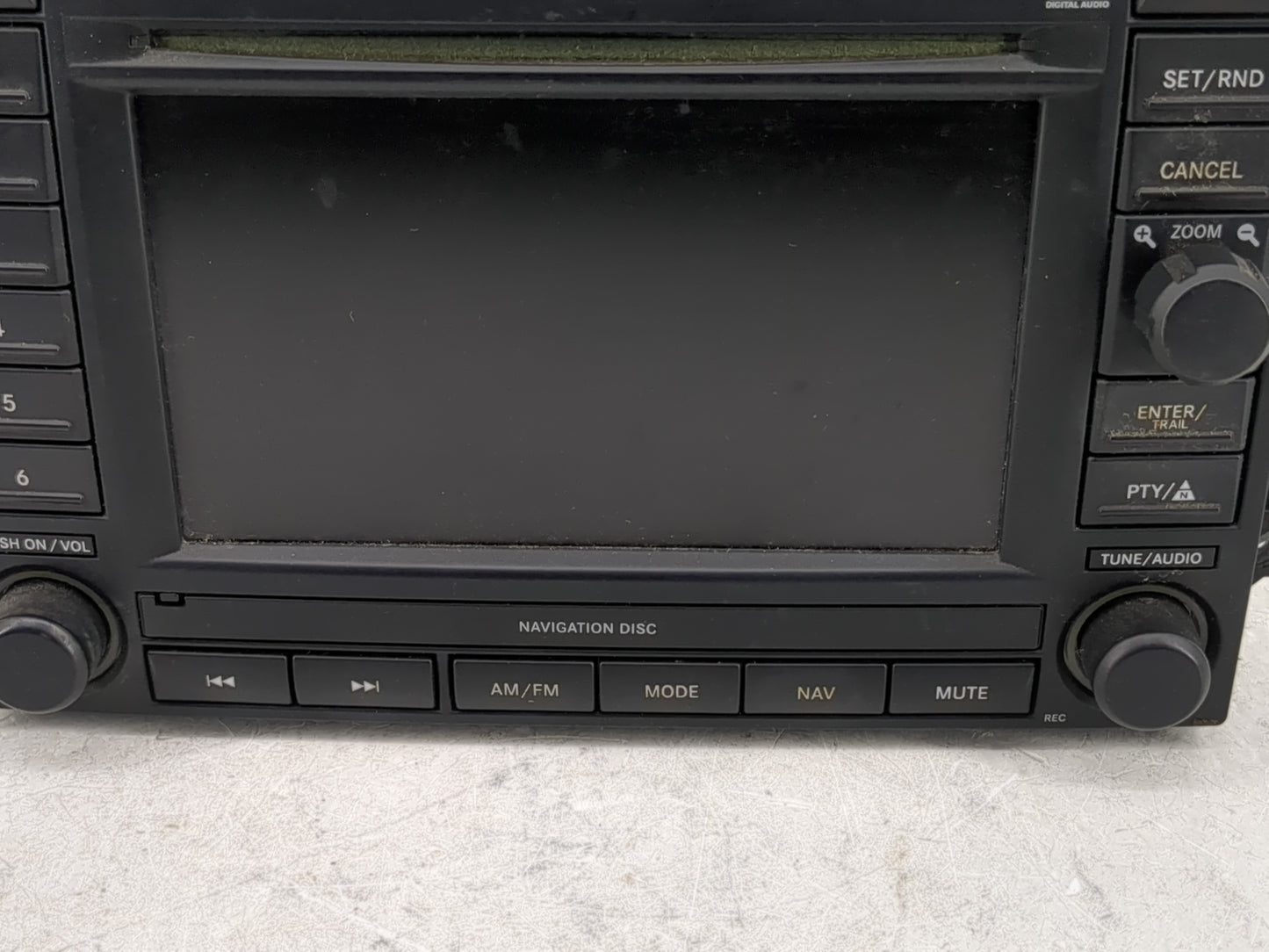 2006 Jeep Commander Radio AM FM Cd Player Receiver Replacement P/N:05064184AC Fits Fits 2004 2005 2007 OEM Used Auto Parts -