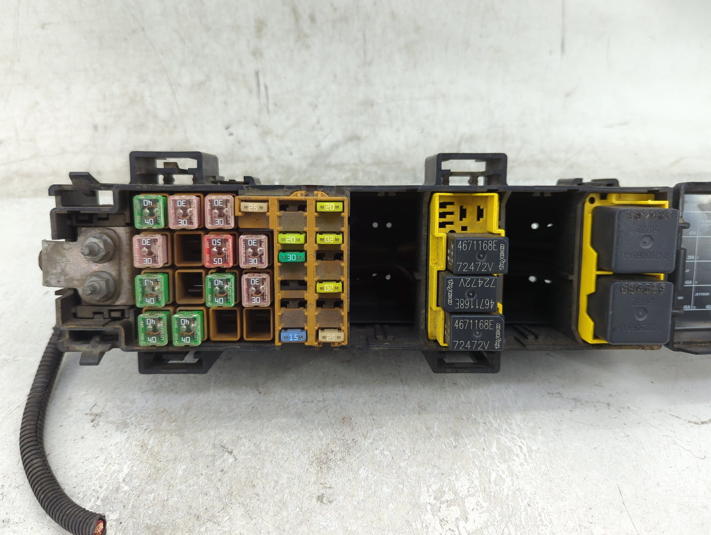 2006-2006 Jeep Commander Chassis Control Module Ccm Bcm Body Control - Oemusedautoparts1.com