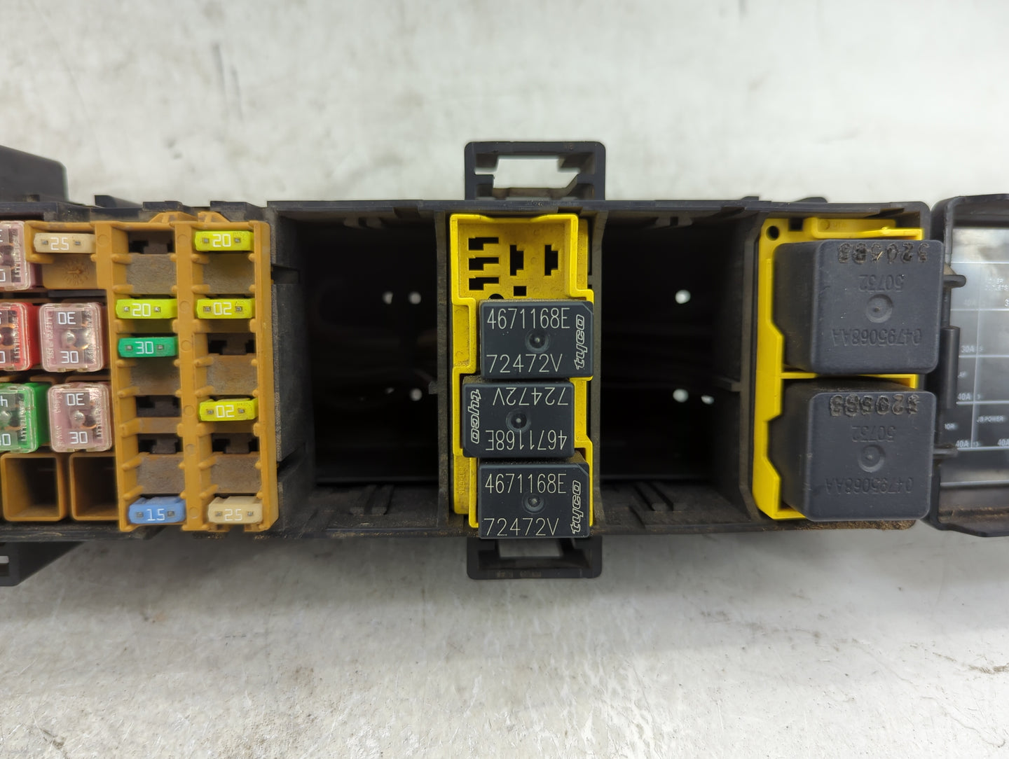 2006-2006 Jeep Commander Chassis Control Module Ccm Bcm Body Control - Oemusedautoparts1.com