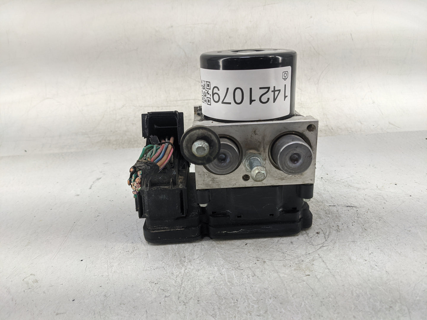 2006 Jeep Commander ABS Pump Control Module Replacement P/N:P52124081AF Fits OEM Used Auto Parts - Oemusedautoparts1.com