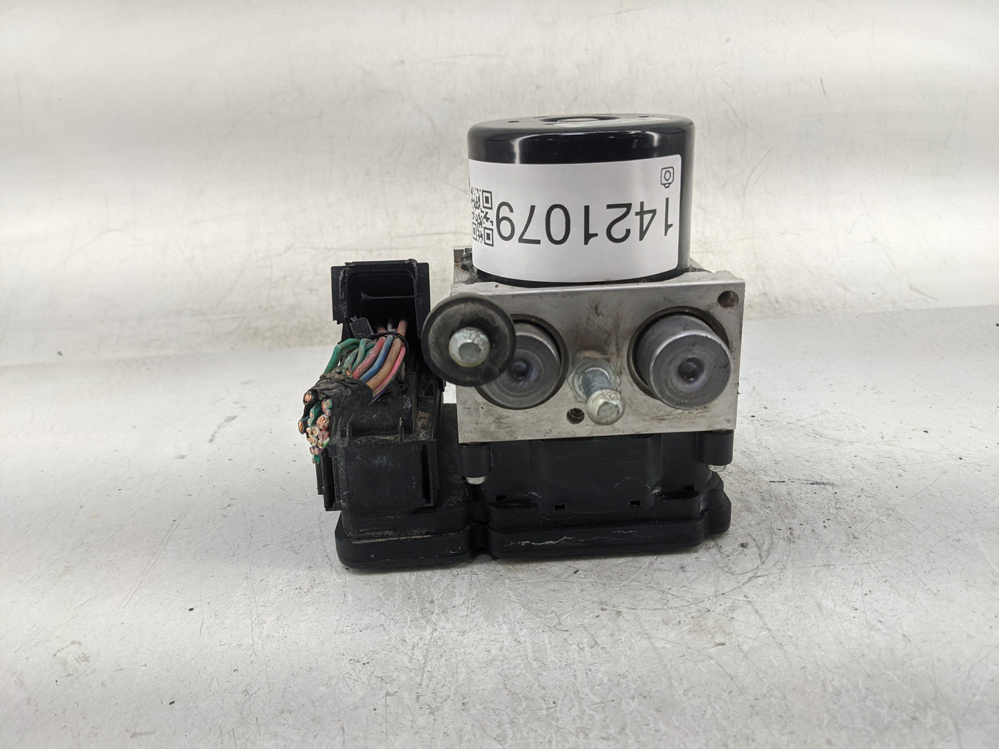 2006 Jeep Commander ABS Pump Control Module Replacement P/N:P52124081AF Fits OEM Used Auto Parts - Oemusedautoparts1.com