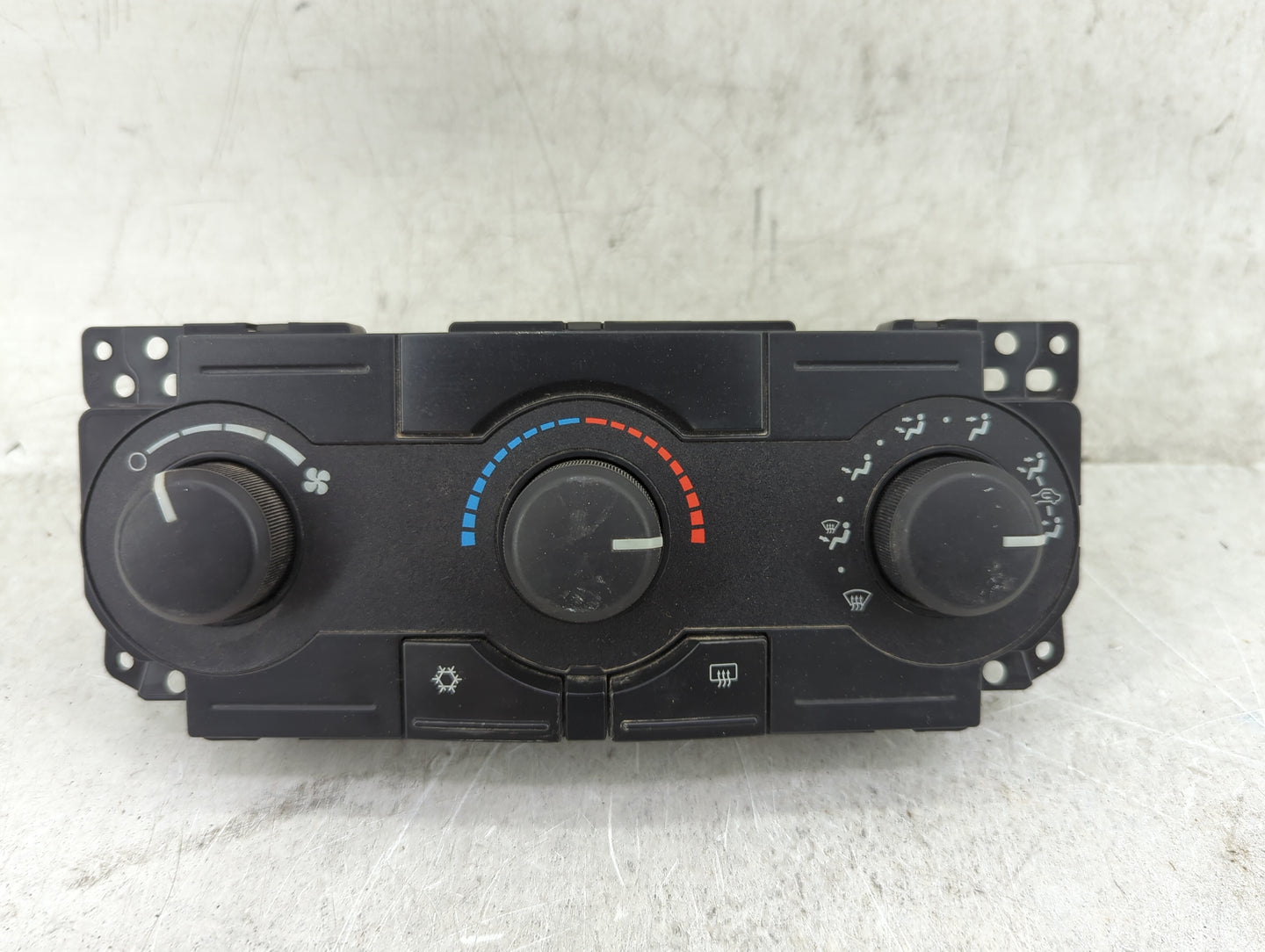 2006-2007 Jeep Commander Climate Control Module Temperature AC/Heater Replacement P/N:P55111009AM Fits Fits 2005 2006 2007 O