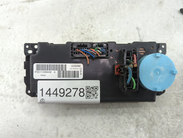 2006-2007 Jeep Commander Climate Control Module Temperature AC/Heater Replacement P/N:P55111009AM Fits Fits 2005 2006 2007 OEM Used Auto Parts