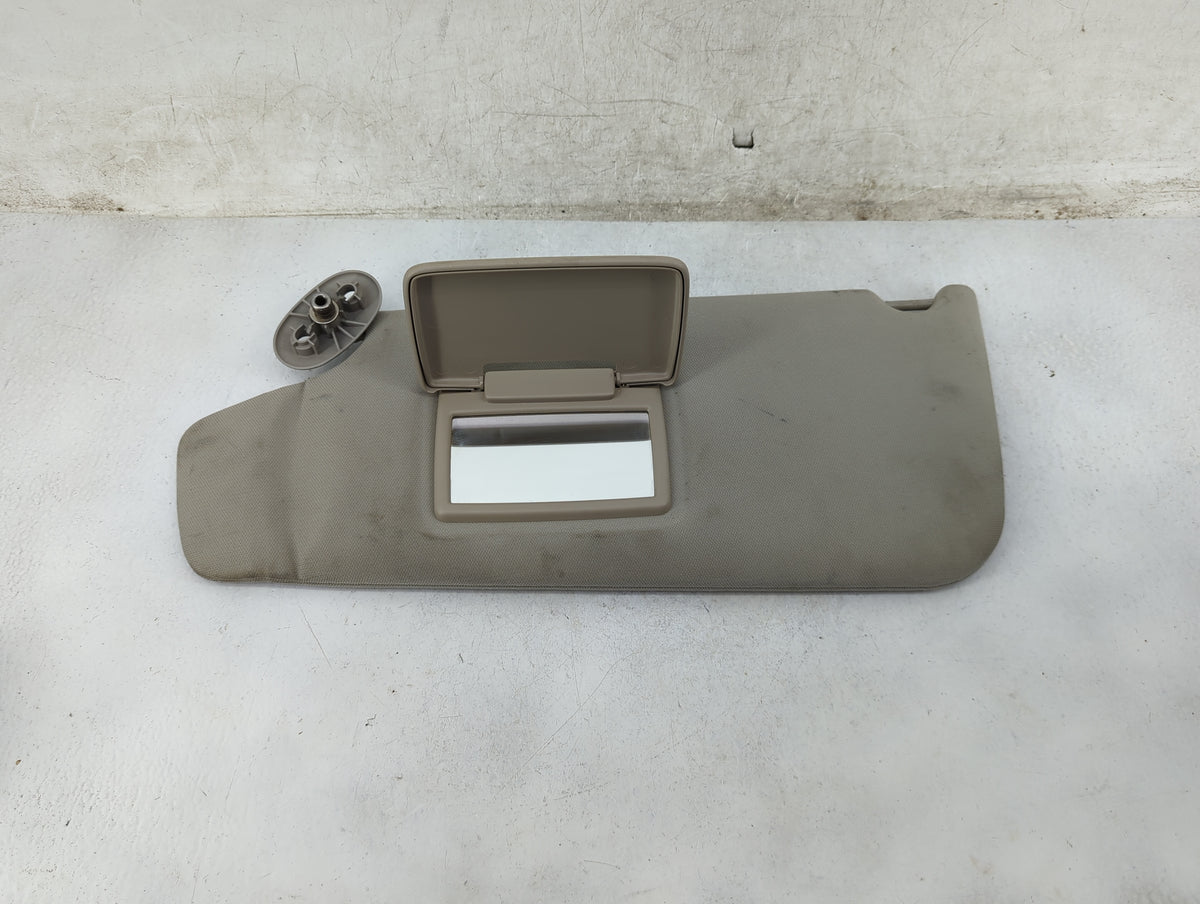 2006 Jeep Commander Sun Visor Shade Replacement Driver Left Mirror Fits OEM Used Auto Parts - Oemusedautoparts1.com