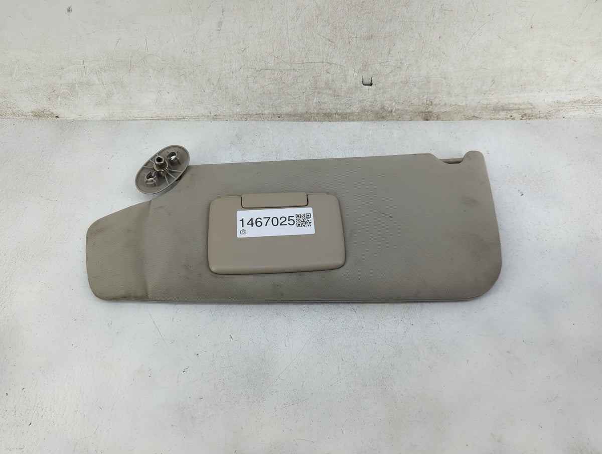 2006 Jeep Commander Sun Visor Shade Replacement Driver Left Mirror Fits OEM Used Auto Parts - Oemusedautoparts1.com