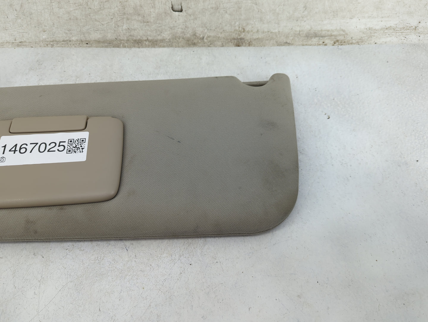 2006 Jeep Commander Sun Visor Shade Replacement Driver Left Mirror Fits OEM Used Auto Parts - Oemusedautoparts1.com