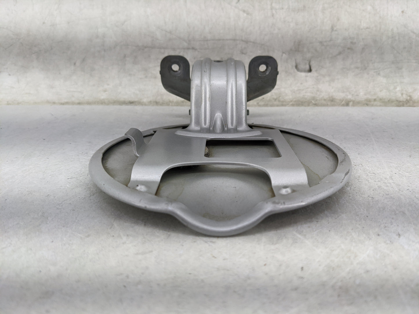 2006 Jeep Commander Fuel Tank Door Lid Gas Tank Silver - Oemusedautoparts1.com