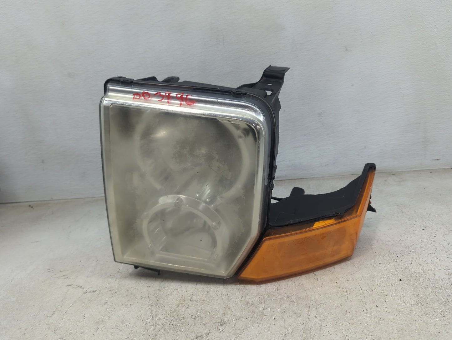 2006 Jeep Commander Driver Left Oem Head Light Headlight Lamp - Oemusedautoparts1.com