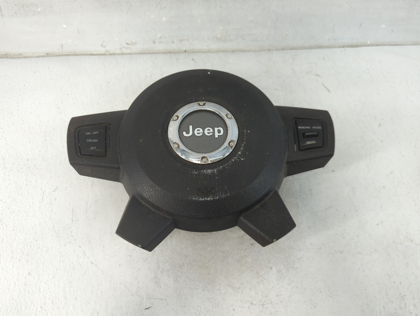 2006-2006 Jeep Commander Air Bag Driver Left Steering Wheel Mounted - Oemusedautoparts1.com