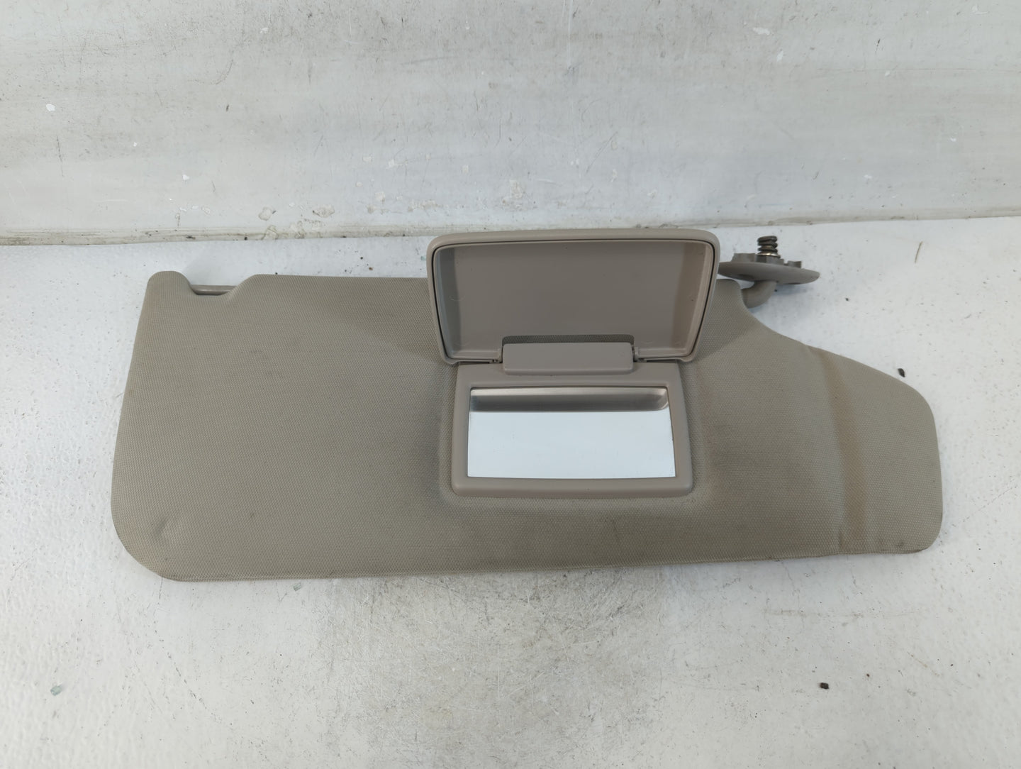 2006-2010 Jeep Commander Sun Visor Shade Replacement Passenger Right Mirror Fits Fits 2006 2007 2008 2009 2010 OEM Used Auto