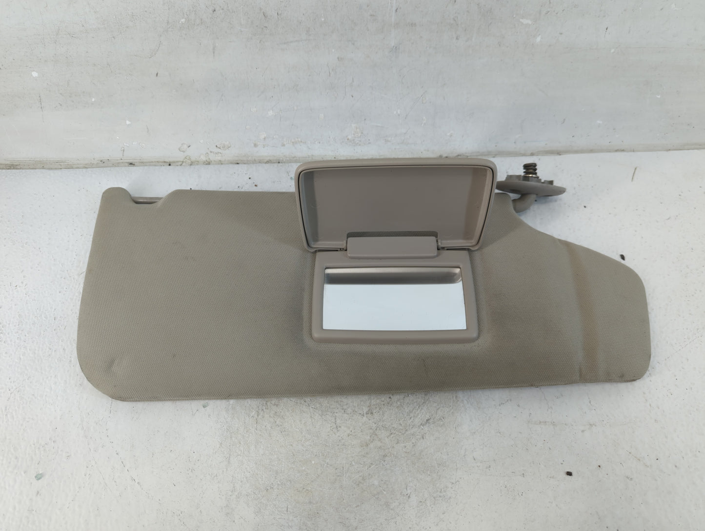 2006-2010 Jeep Commander Sun Visor Shade Replacement Passenger Right Mirror Fits Fits 2006 2007 2008 2009 2010 OEM Used Auto