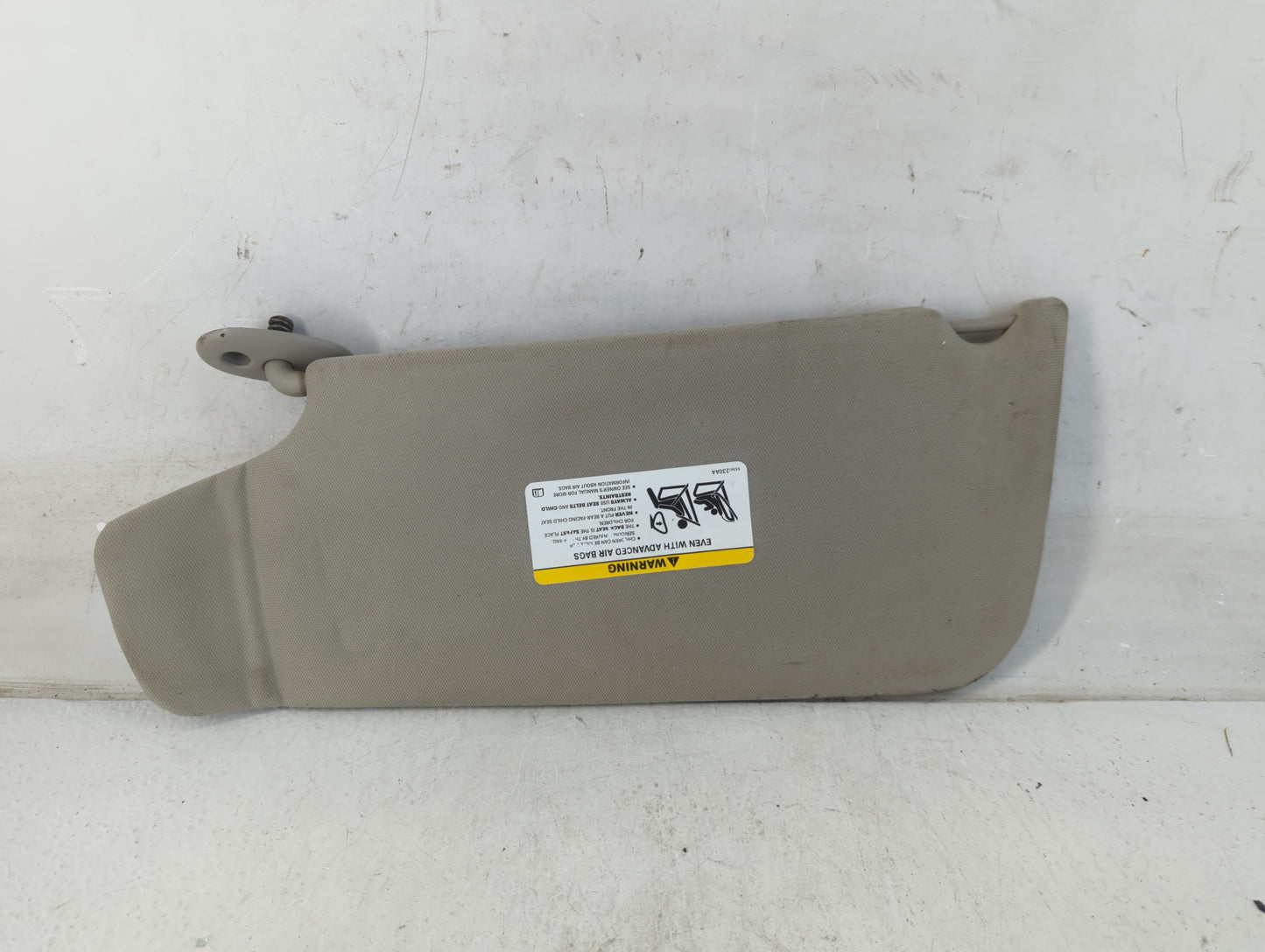 2006-2010 Jeep Commander Sun Visor Shade Replacement Passenger Right Mirror Fits Fits 2006 2007 2008 2009 2010 OEM Used Auto