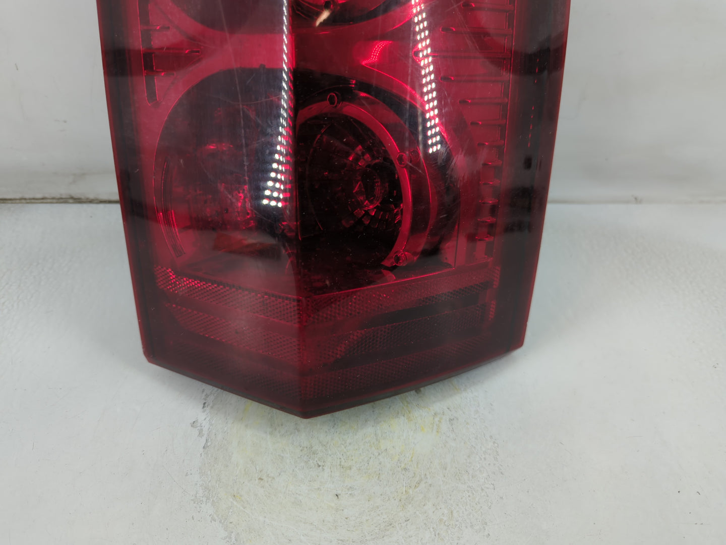 2006-2010 Jeep Commander Tail Light Assembly Passenger Right OEM Fits Fits 2006 2007 2008 2009 2010 OEM Used Auto Parts - Oe