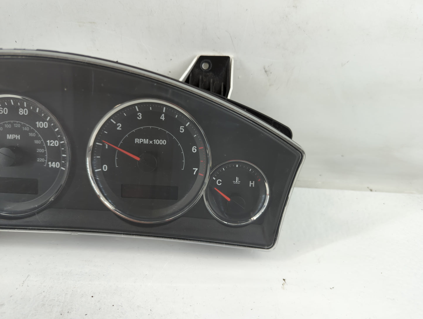 2006 Jeep Commander Instrument Cluster Speedometer Gauges P/N:CR-0034-021-M0-C0 05172901AH Fits OEM Used Auto Parts - Oemuse