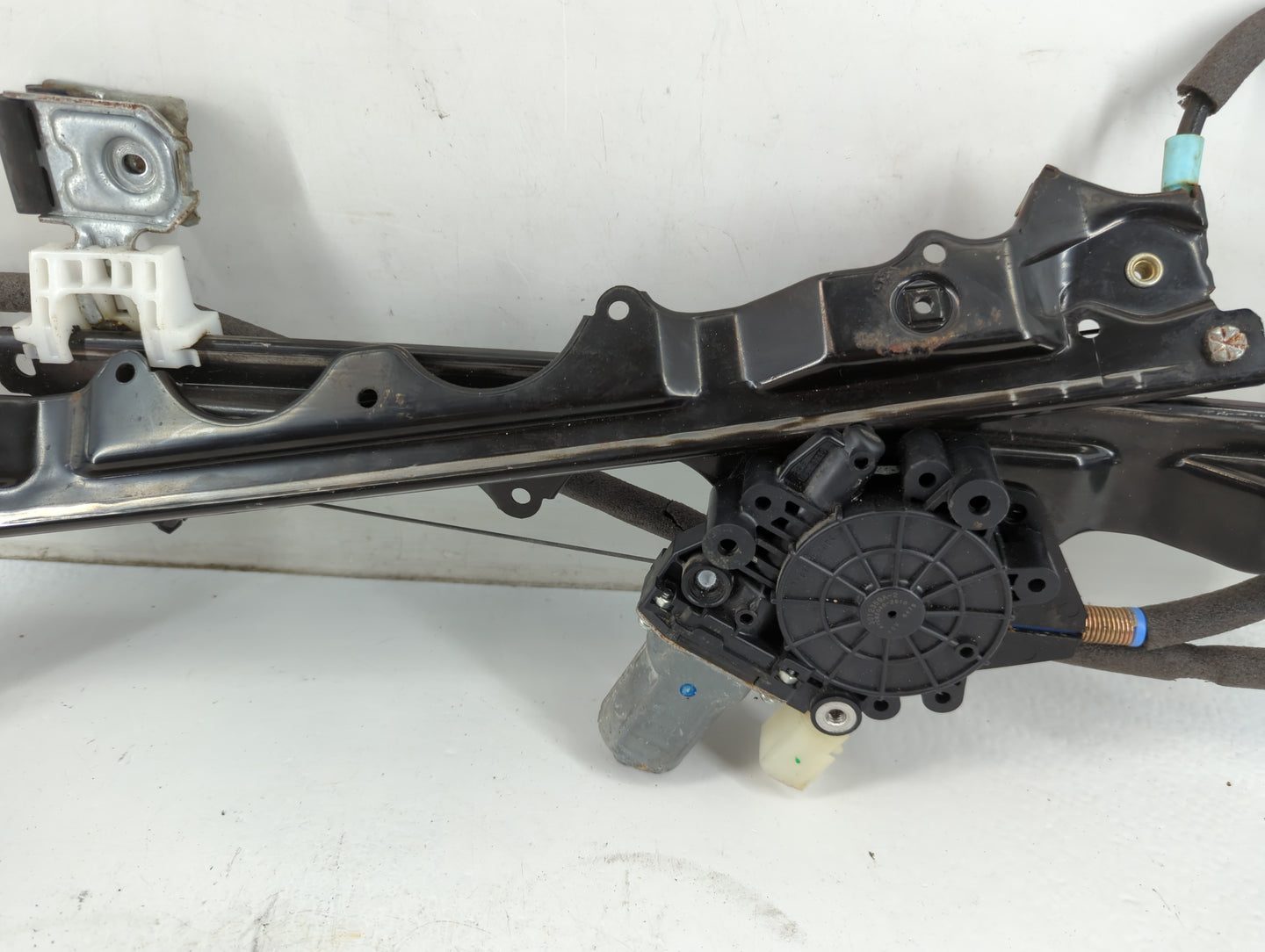 2006-2010 Jeep Commander Driver Left Front Window Regulator - Oemusedautoparts1.com