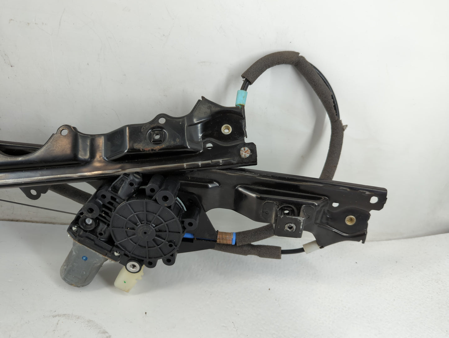 2006-2010 Jeep Commander Driver Left Front Window Regulator - Oemusedautoparts1.com