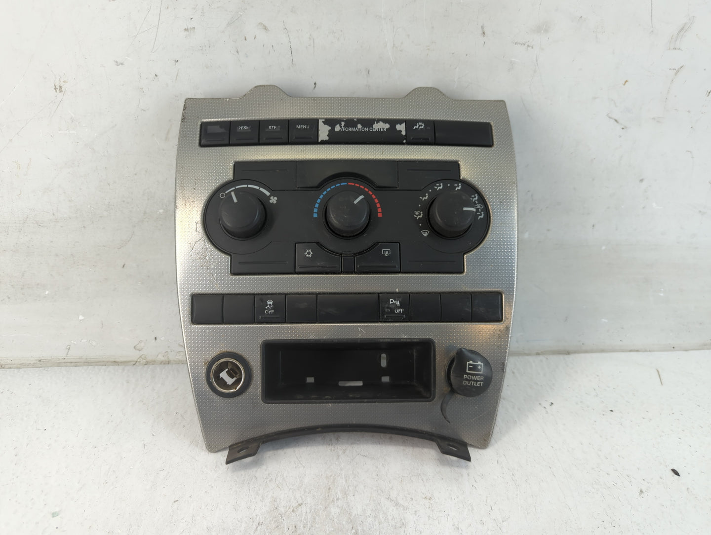 2006-2007 Jeep Commander Climate Control Module Temperature AC/Heater Replacement P/N:HAA P55111009AN A Fits Fits 2005 2006 