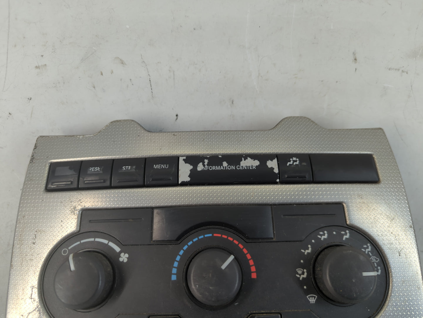 2006-2007 Jeep Commander Climate Control Module Temperature AC/Heater Replacement P/N:HAA P55111009AN A Fits Fits 2005 2006 