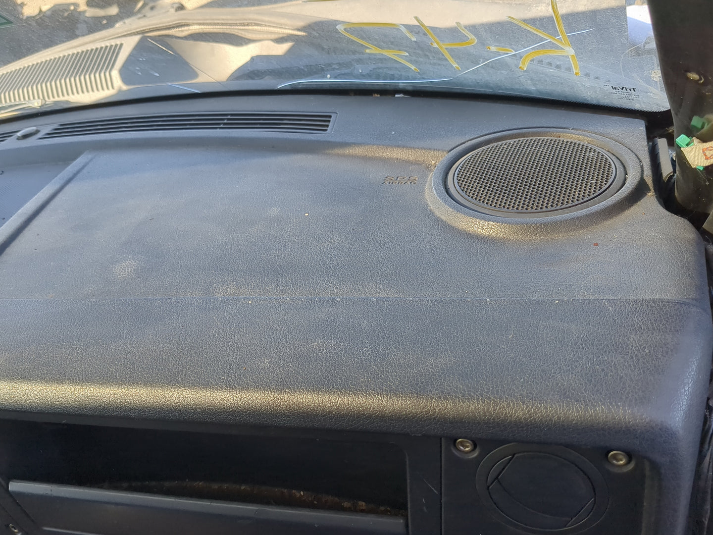 2006 Jeep Commander Air Bag Passenger Right Dashboard OEM Fits OEM Used Auto Parts - Oemusedautoparts1.com