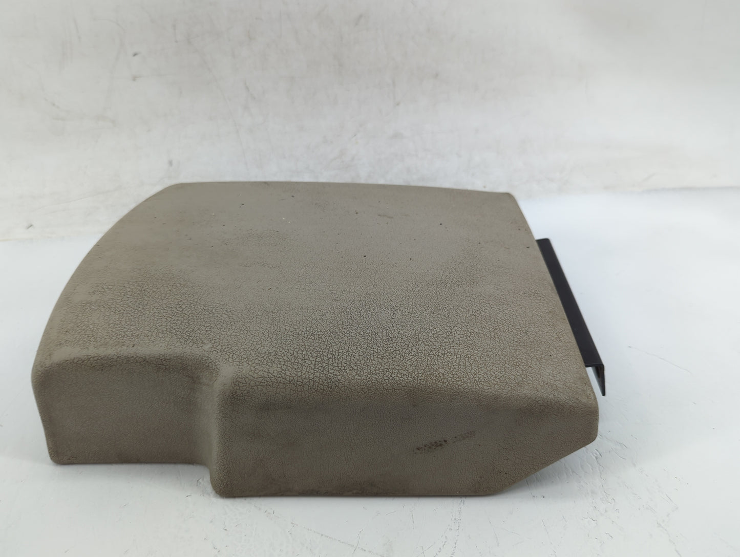 2006-2007 Jeep Commander Center Console Armrest Cover Lid Fits Fits 2006 2007 OEM Used Auto Parts - Oemusedautoparts1.com