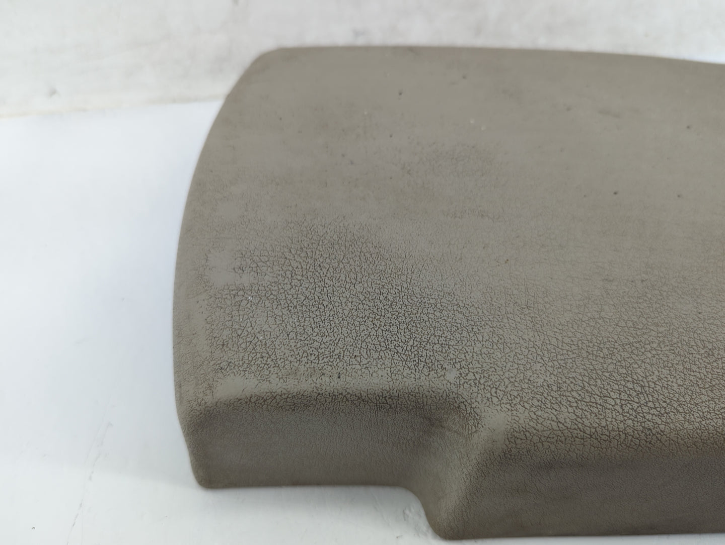 2006-2007 Jeep Commander Center Console Armrest Cover Lid Fits Fits 2006 2007 OEM Used Auto Parts - Oemusedautoparts1.com