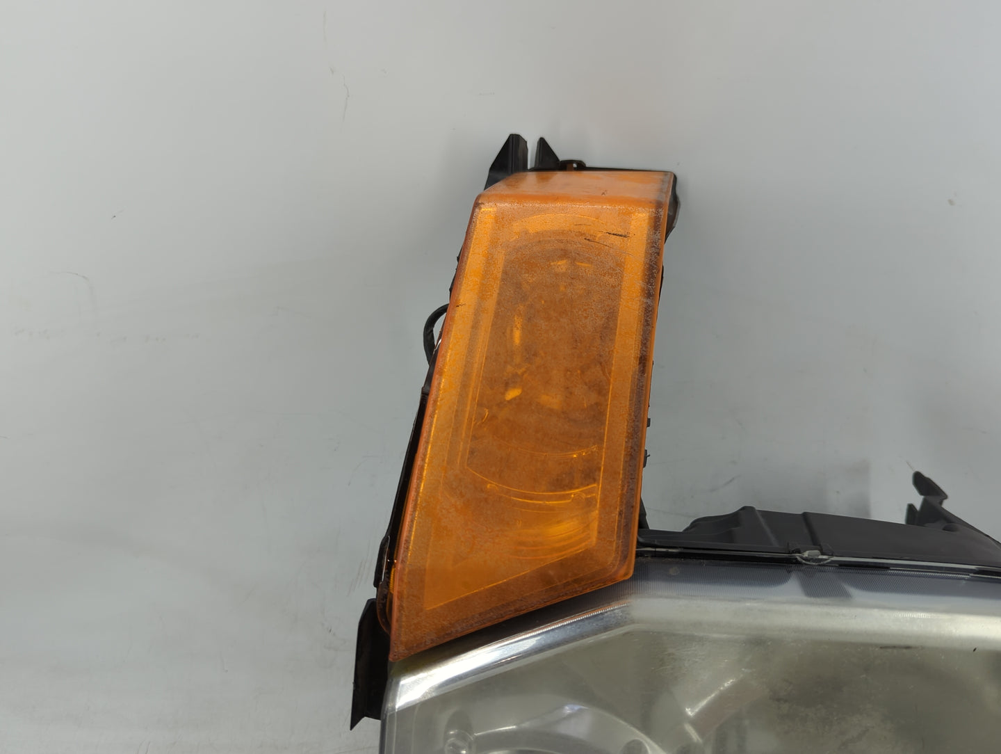 2006-2010 Jeep Commander Passenger Right Oem Head Light Headlight Lamp - Oemusedautoparts1.com