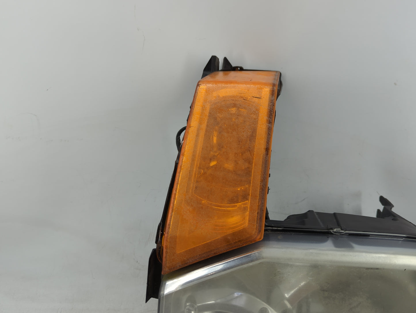 2006-2010 Jeep Commander Passenger Right Oem Head Light Headlight Lamp - Oemusedautoparts1.com