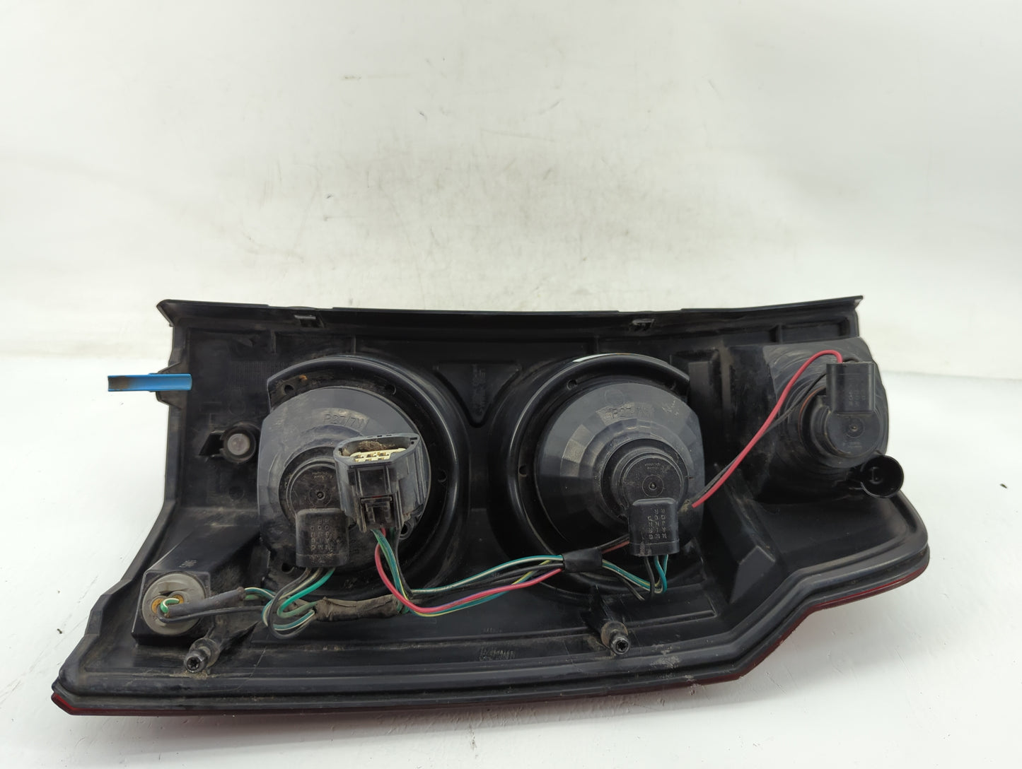 2006-2010 Jeep Commander Tail Light Assembly Passenger Right OEM Fits Fits 2006 2007 2008 2009 2010 OEM Used Auto Parts - Oe