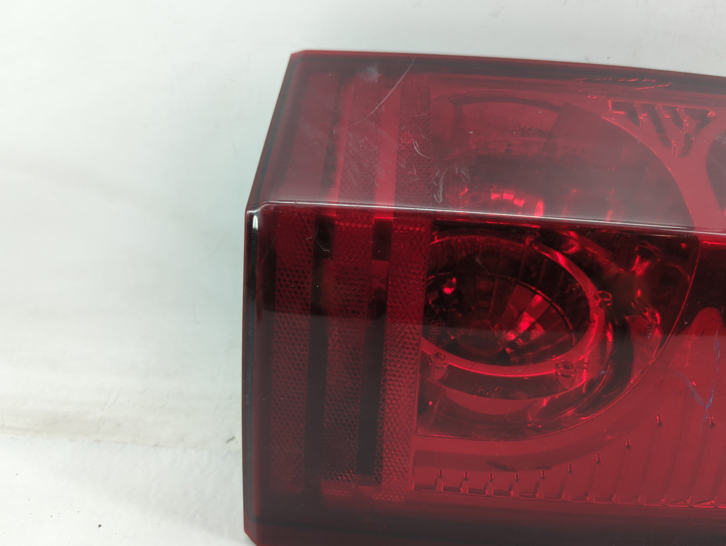 2006-2010 Jeep Commander Tail Light Assembly Driver Left OEM Fits Fits 2006 2007 2008 2009 2010 OEM Used Auto Parts - Oemuse