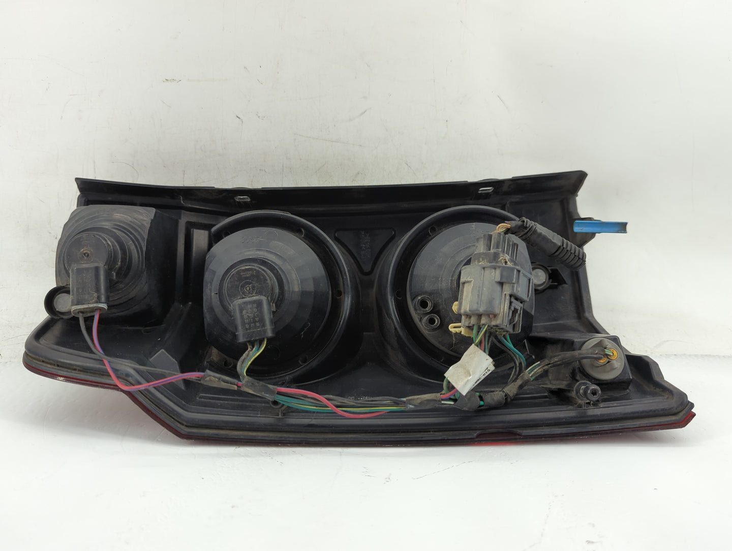 2006-2010 Jeep Commander Tail Light Assembly Driver Left OEM Fits Fits 2006 2007 2008 2009 2010 OEM Used Auto Parts - Oemuse