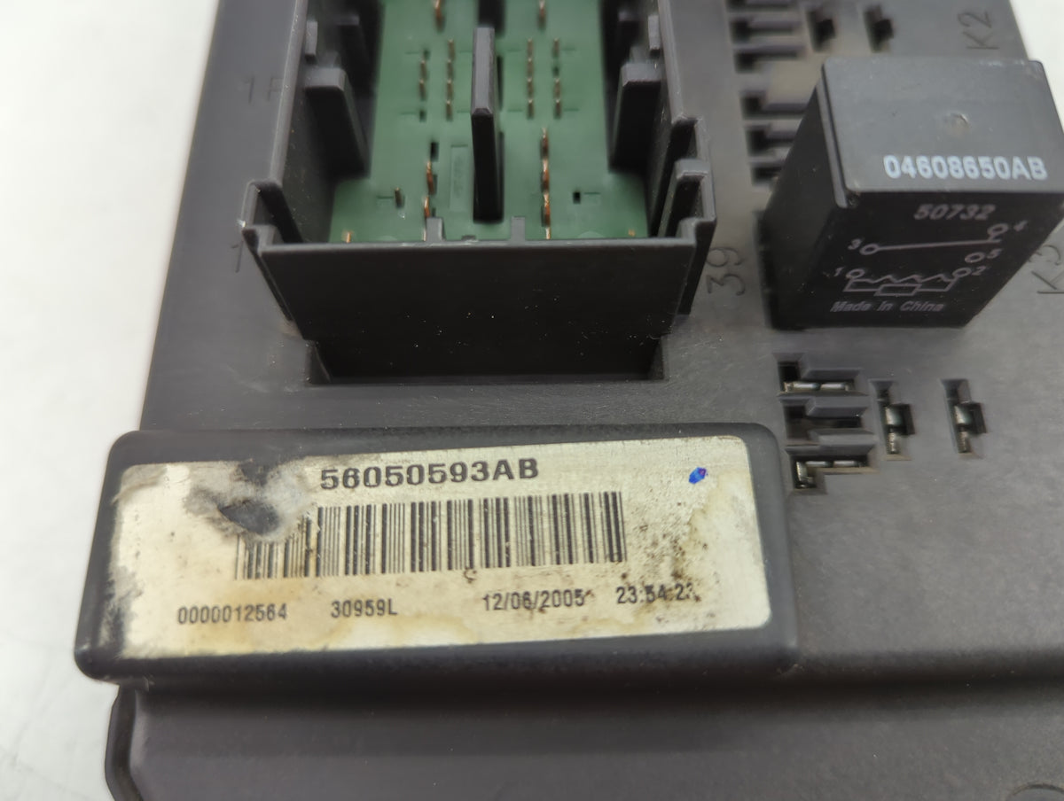 2006-2006 Jeep Commander Body Control Module Bcm Inner Cabin Fuse Box 831578 - Oemusedautoparts1.com