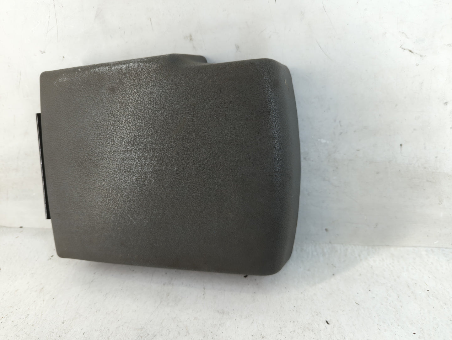 2006 Jeep Commander Center Console Armrest Cover Lid Fits OEM Used Auto Parts - Oemusedautoparts1.com