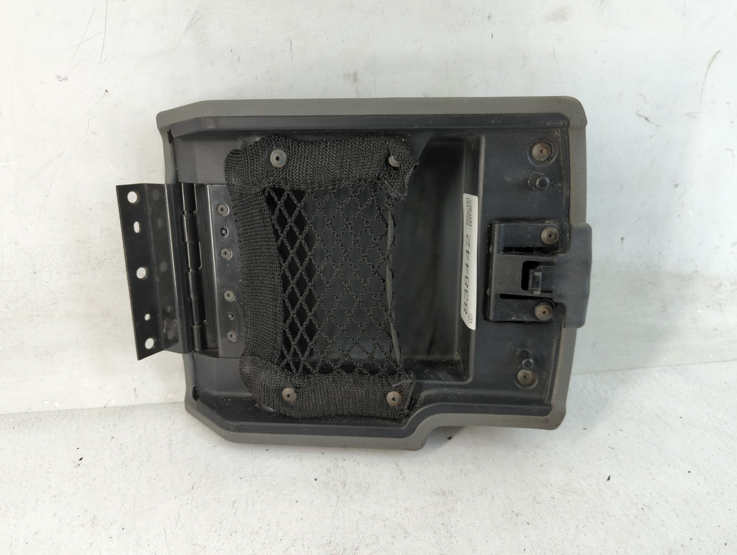 2006 Jeep Commander Center Console Armrest Cover Lid Fits OEM Used Auto Parts - Oemusedautoparts1.com