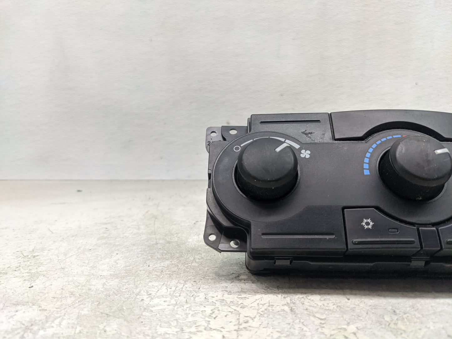 2006-2007 Jeep Commander Climate Control Module Temperature AC/Heater Replacement P/N:P55111009AK Fits Fits 2005 2006 2007 O