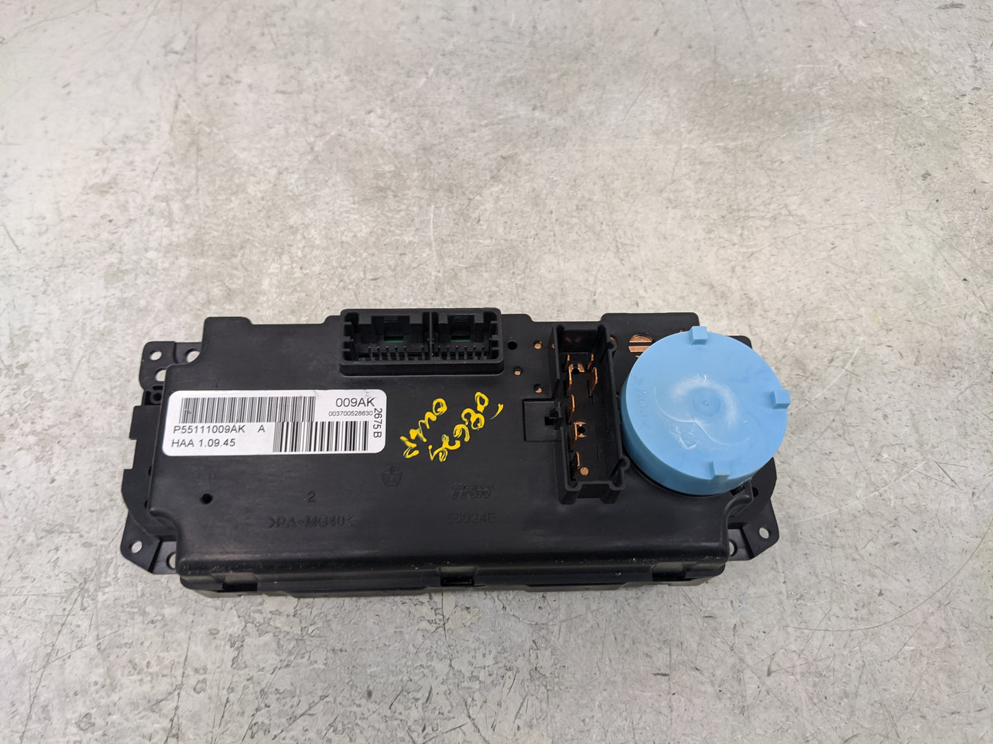 2006-2007 Jeep Commander Climate Control Module Temperature AC/Heater Replacement P/N:P55111009AK Fits Fits 2005 2006 2007 O