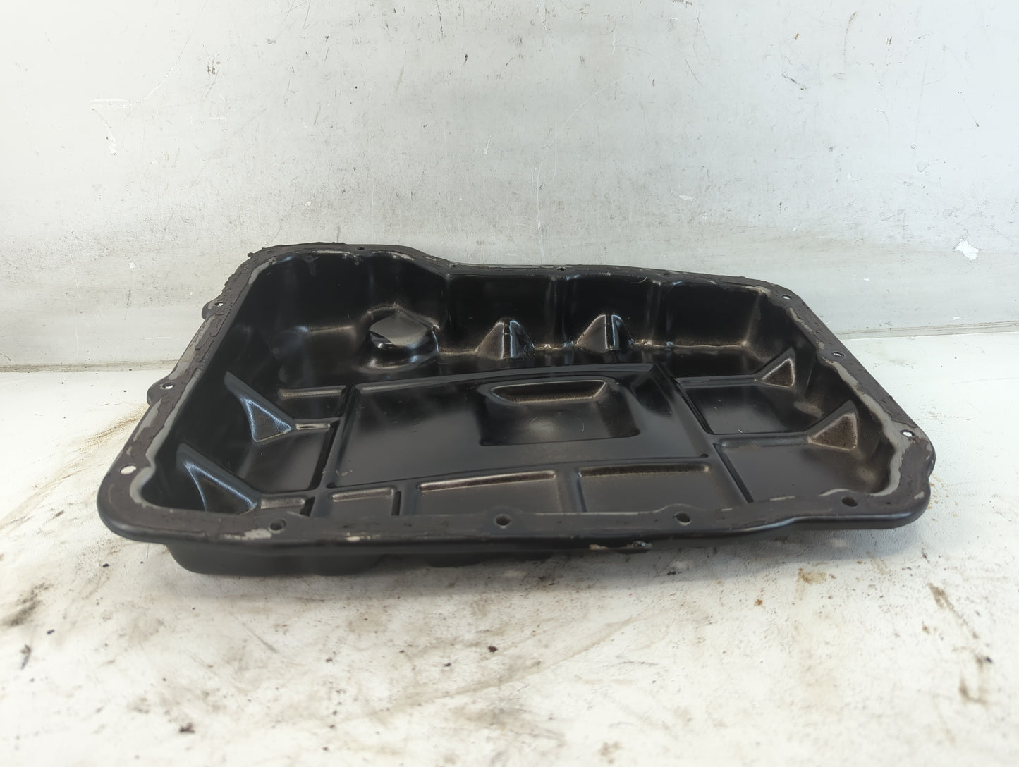 2006-2010 Jeep Commander Engine Oil Pan Fits Fits 2005 2006 2007 2008 2009 2010 2011 OEM Used Auto Parts - Oemusedautoparts1