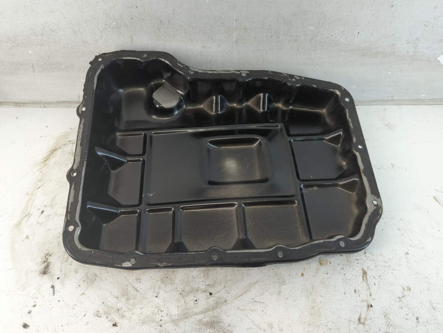 2006-2010 Jeep Commander Engine Oil Pan Fits Fits 2005 2006 2007 2008 2009 2010 2011 OEM Used Auto Parts - Oemusedautoparts1