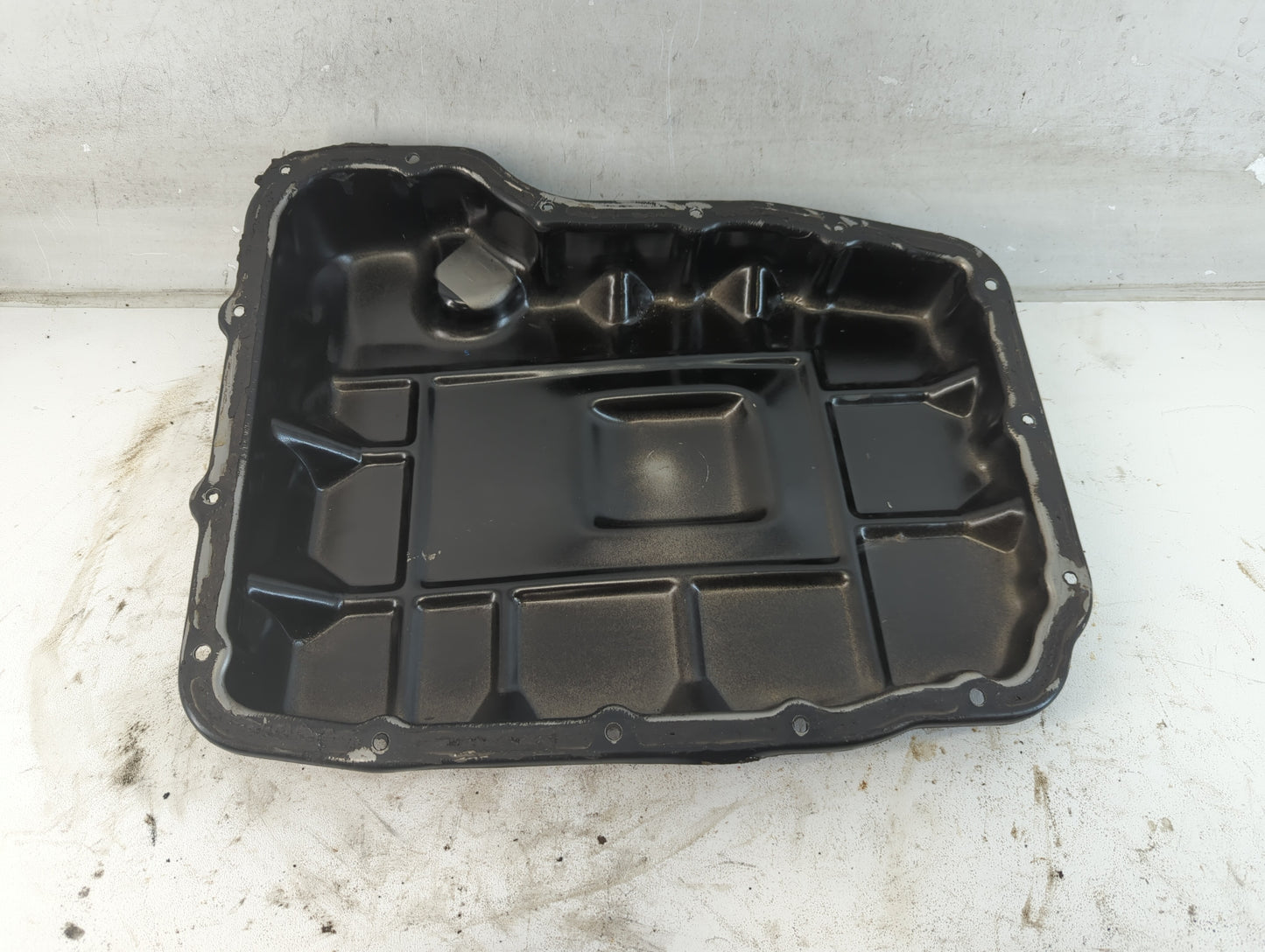 2006-2010 Jeep Commander Engine Oil Pan Fits Fits 2005 2006 2007 2008 2009 2010 2011 OEM Used Auto Parts - Oemusedautoparts1