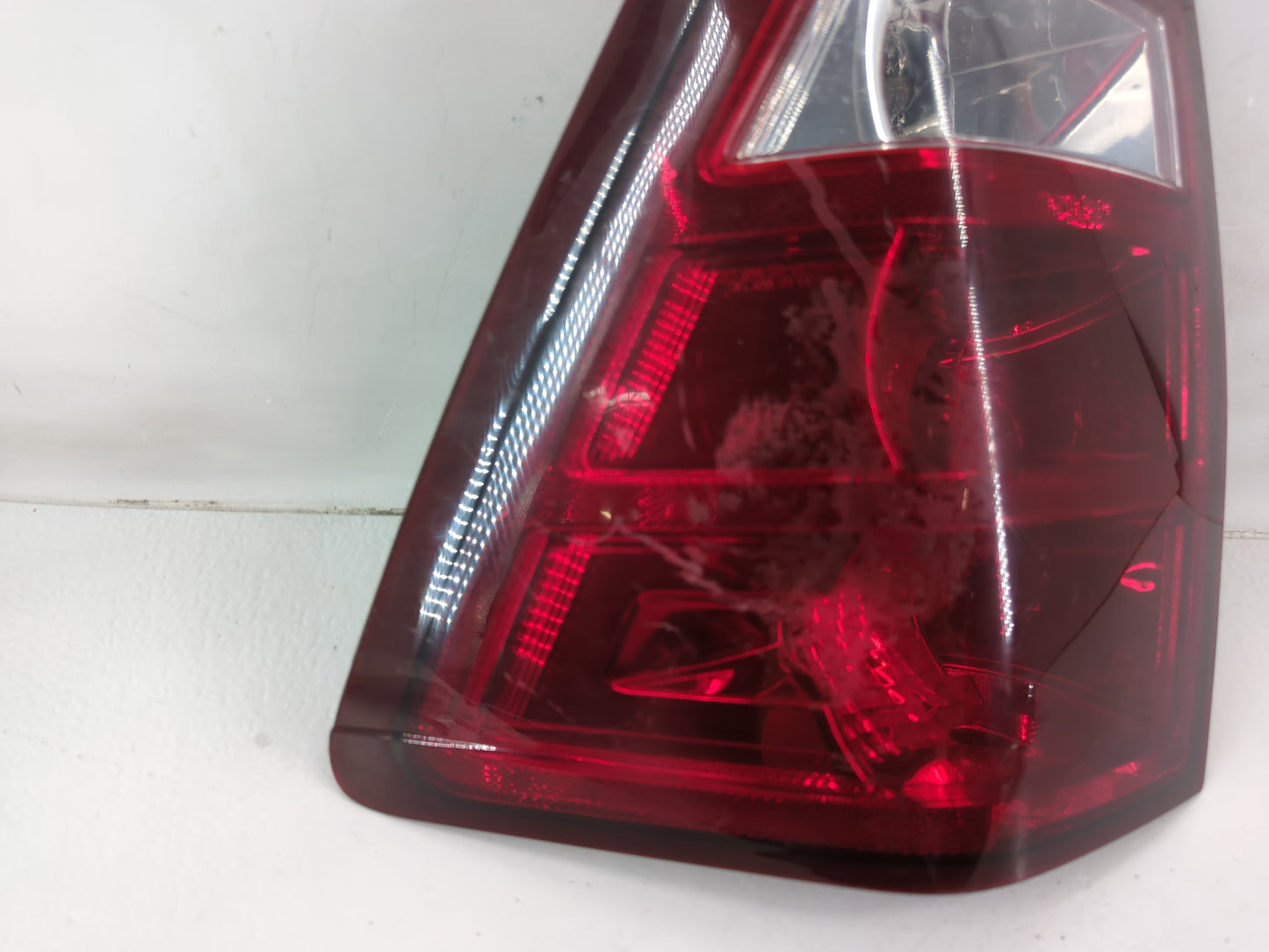 2005-2006 Jeep Grand Cherokee Tail Light Assembly Passenger Right OEM P/N:55156614AF Fits Fits 2005 2006 OEM Used Auto Parts