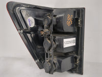 2005-2006 Jeep Grand Cherokee Tail Light Assembly Passenger Right OEM Fits Fits 2005 2006 OEM Used Auto Parts - Oemusedautop