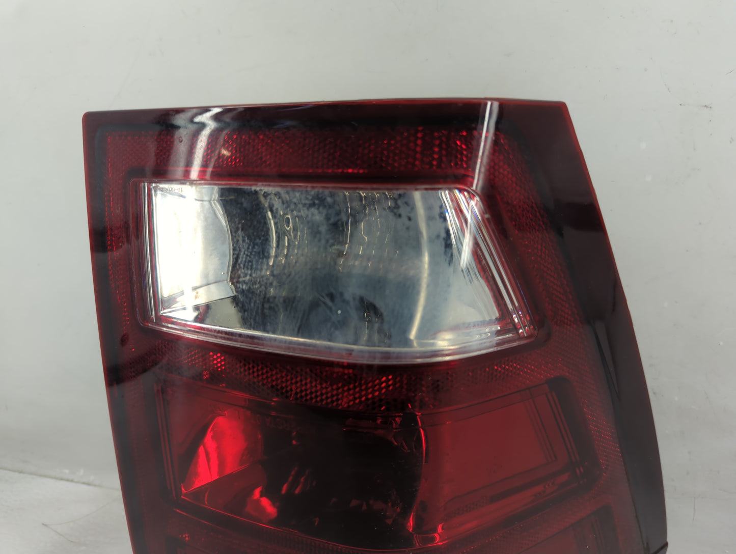 2005-2006 Jeep Grand Cherokee Tail Light Assembly Driver Left OEM Fits Fits 2005 2006 OEM Used Auto Parts - Oemusedautoparts