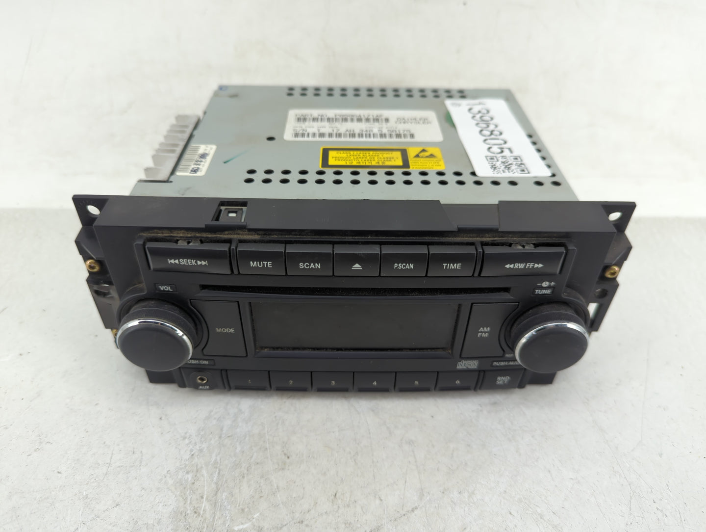 2005-2007 Jeep Grand Cherokee Radio AM FM Cd Player Receiver Replacement P/N:P05064171AF Fits OEM Used Auto Parts - Oemuseda