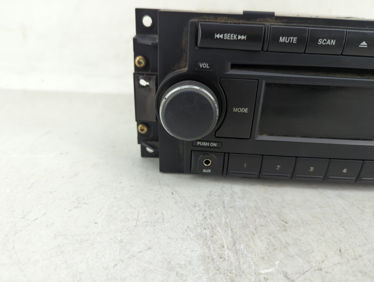 2005-2007 Jeep Grand Cherokee Radio AM FM Cd Player Receiver Replacement P/N:P05064171AF Fits OEM Used Auto Parts - Oemuseda