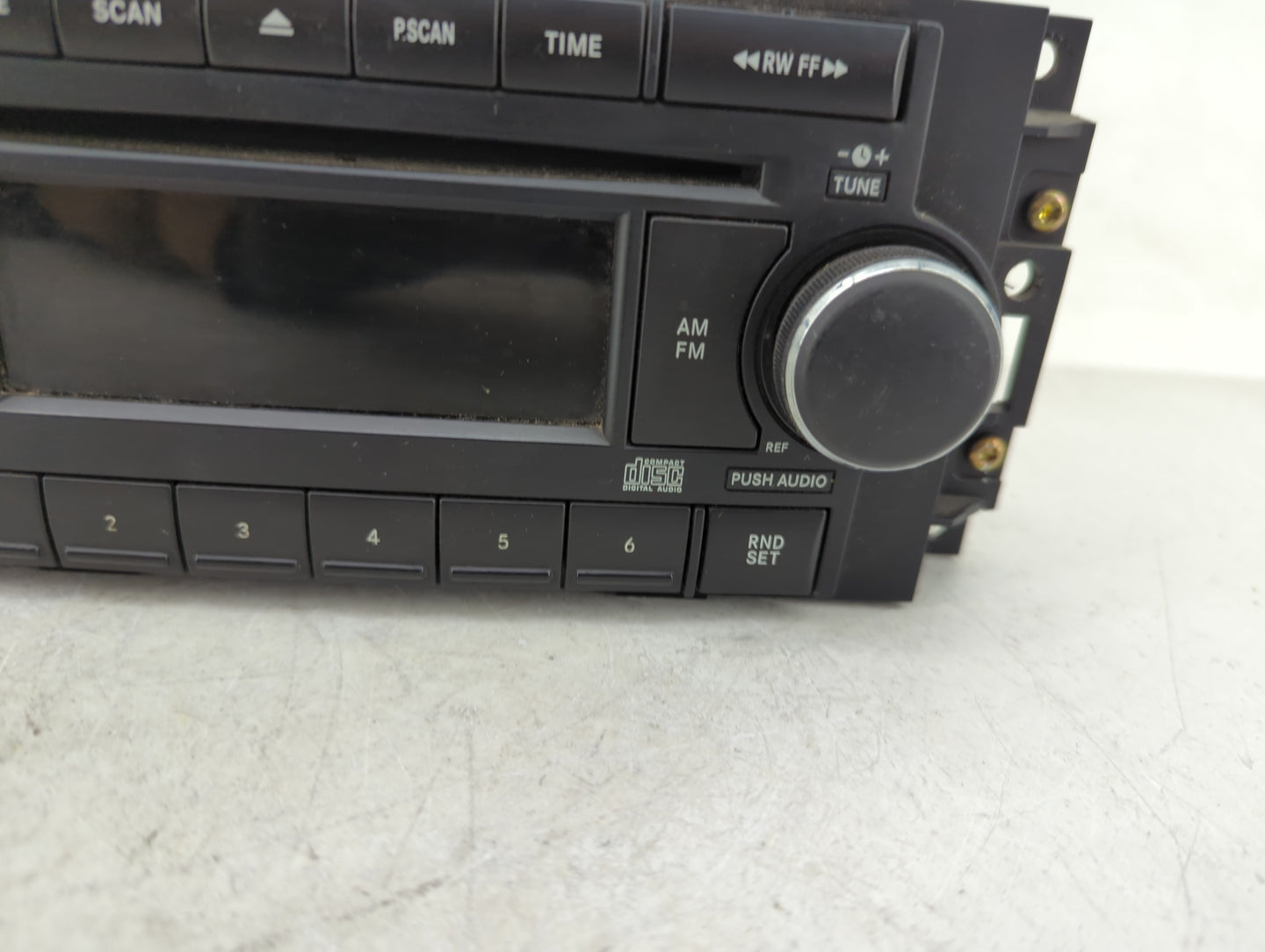 2005-2007 Jeep Grand Cherokee Radio AM FM Cd Player Receiver Replacement P/N:P05064171AF Fits OEM Used Auto Parts - Oemuseda