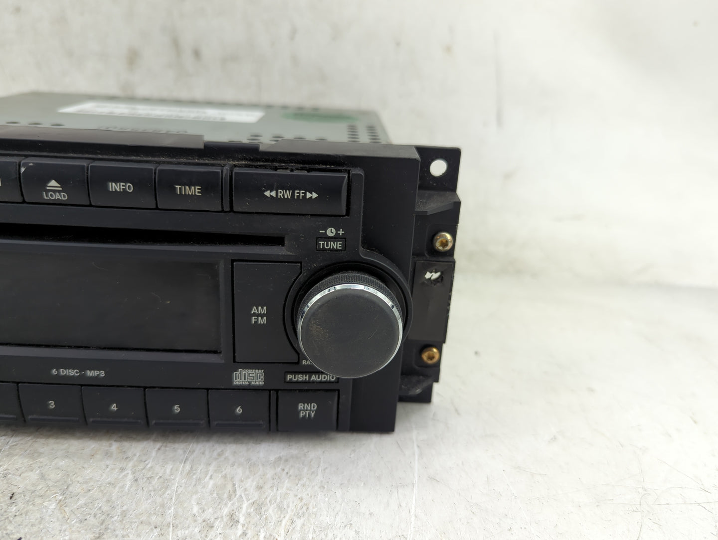 2005-2007 Jeep Grand Cherokee Radio AM FM Cd Player Receiver Replacement P/N:P05064172AD Fits OEM Used Auto Parts - Oemuseda