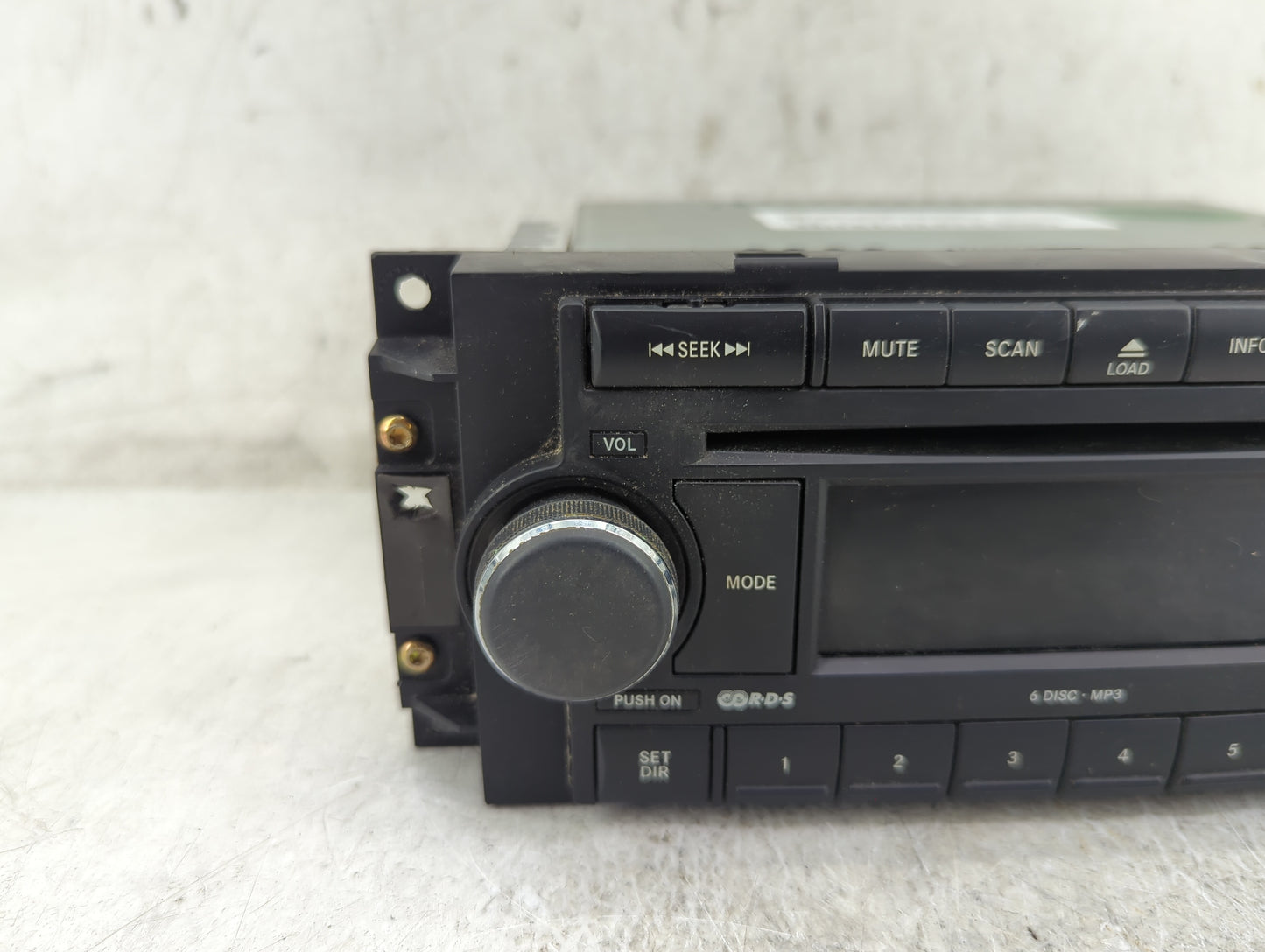 2005-2007 Jeep Grand Cherokee Radio AM FM Cd Player Receiver Replacement P/N:P05064172AD Fits OEM Used Auto Parts - Oemuseda
