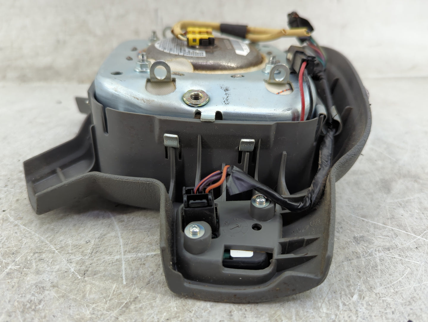 2005-2007 Jeep Grand Cherokee Air Bag Driver Left Steering Wheel Mounted - Oemusedautoparts1.com